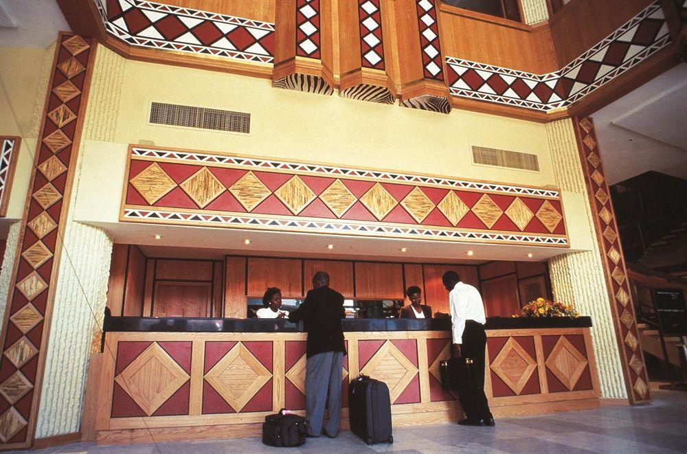 Monomotapa Hotel Harare Dalaman gambar